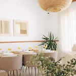 Rosa Primera Linea بيت للعطل *