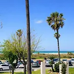 Rosa Primera Linea بيت للعطل *